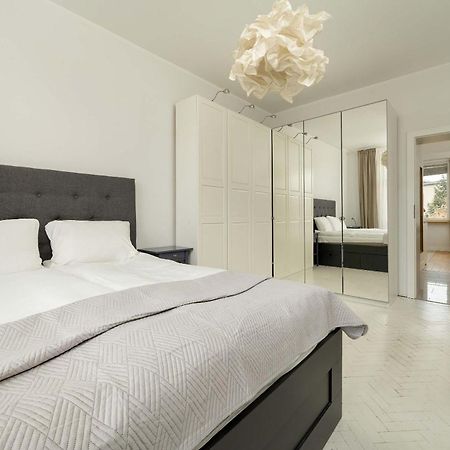 Pawlowa Stylish Apartment With Balcony & Home Office Wroclaw By Noclegi Renters エクステリア 写真