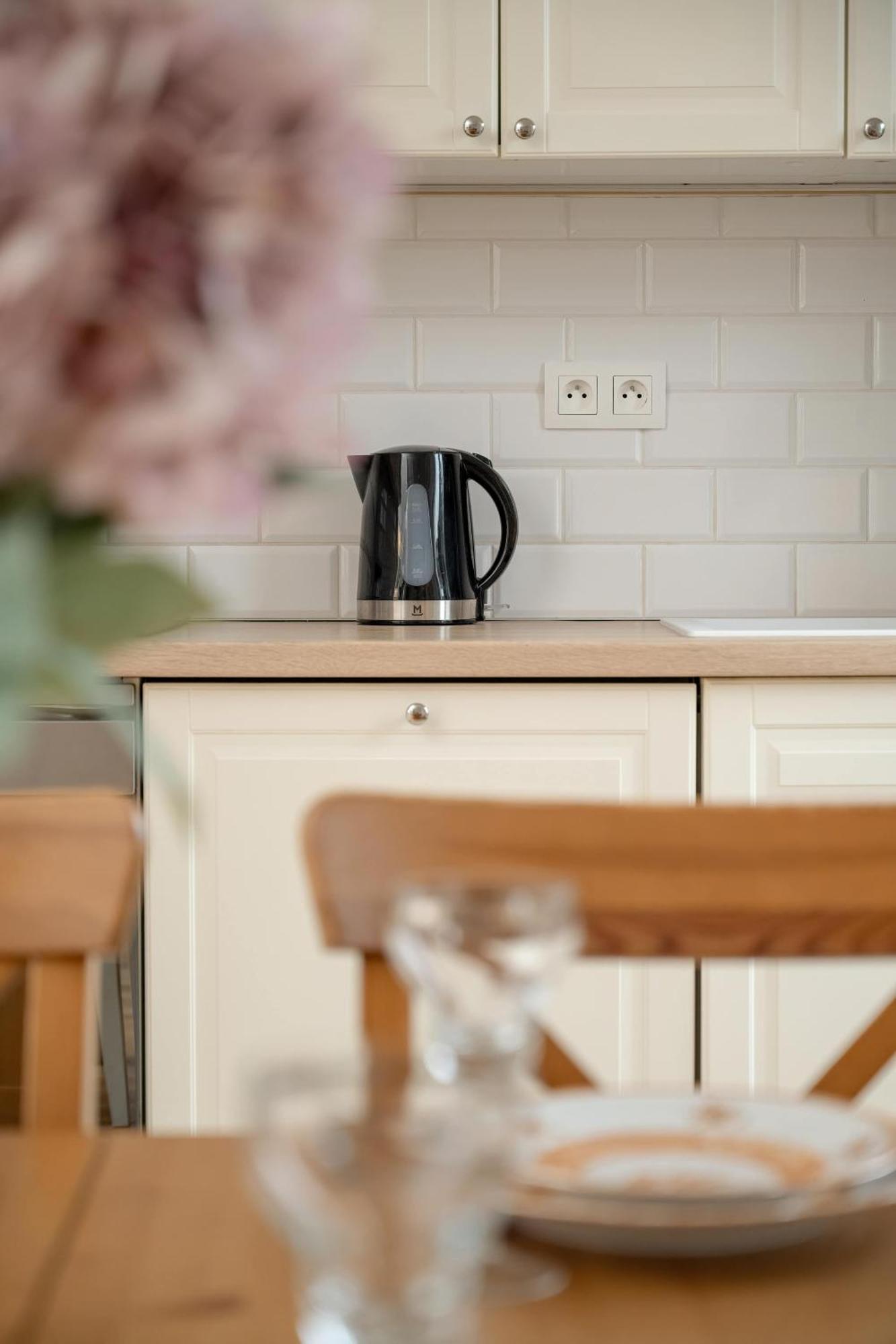Pawlowa Stylish Apartment With Balcony & Home Office Wroclaw By Noclegi Renters エクステリア 写真